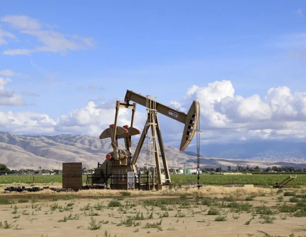 Azərbaycan nefti cüzi ucuzlaşıb