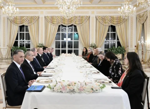 Prezident İlham Əliyevin Antoniu Koşta ilə rəsmi nahar əsnasında geniş tərkibdə görüşü olub