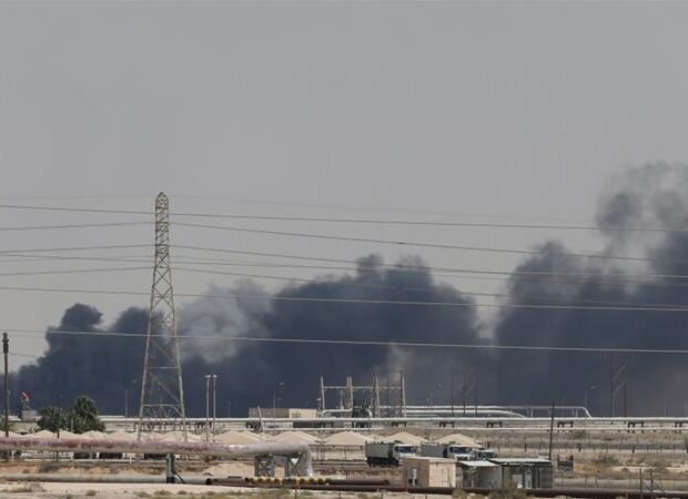 İran bu ölkənin ən böyük neft emalı zavodunu vurdu
