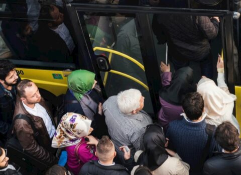 Avtobuslar niyə qaydaları pozur? — AÇIQLAMA