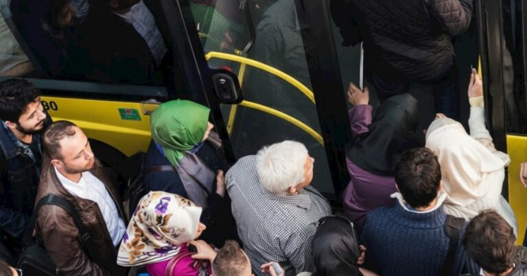 Avtobuslar niyə qaydaları pozur? — AÇIQLAMA Avtobuslar niyə qaydaları pozur? — AÇIQLAMA