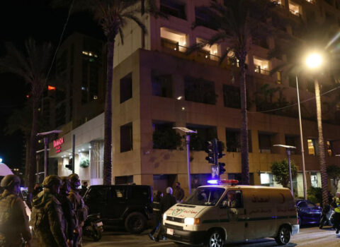 İsrail Beyrutda hoteli hədəf aldı – Ölənlər var