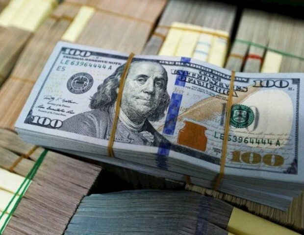 Dollar dəyişmədi, avro BAHALAŞDI