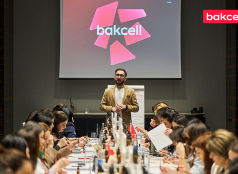 “Bakcell” 8 Martı xanım jurnalistlərlə birgə qeyd edib – Fotolar