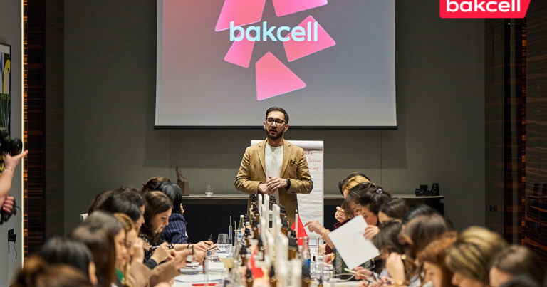 “Bakcell” 8 Martı xanım jurnalistlərlə birgə qeyd edib – Fotolar