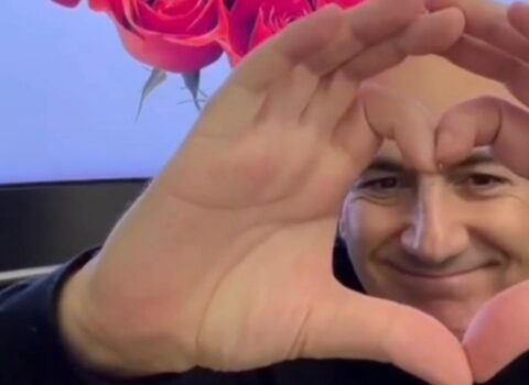 Paşinyandan 8 Mart təbriki – Annanı yada salmadı – VİDEO