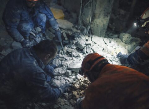 Təbrizdə qanlı gecə: Ailə məhv oldu, 1 yaşlı körpə möcüzə ilə sağ qaldı – Video