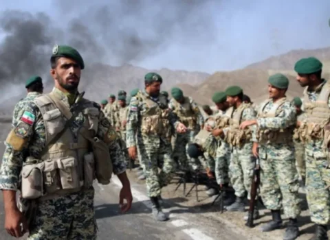 SEPAH Hörmüz boğazında tankeri dronla vurub