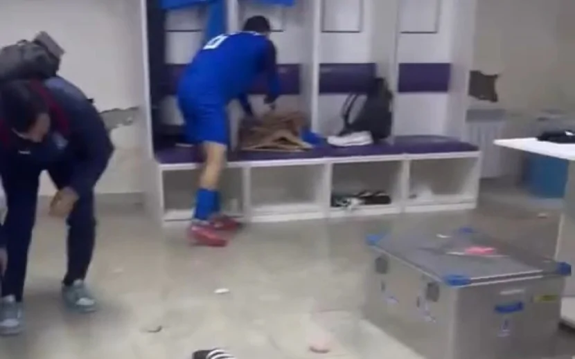 Millimizin qalib gəldiyi stadionu su basdı – VİDEO