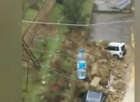 Badamdarda avtomobillər uçqun ALTINDA QALDI