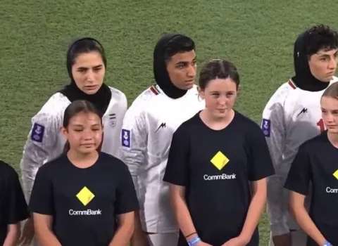 İranlı futbolçular himn oxumaqdan imtina etdilər – Video