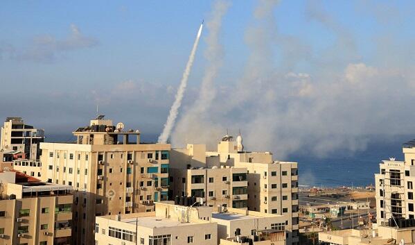 İran İsrailə yenidən zərbələr endirir – Foto