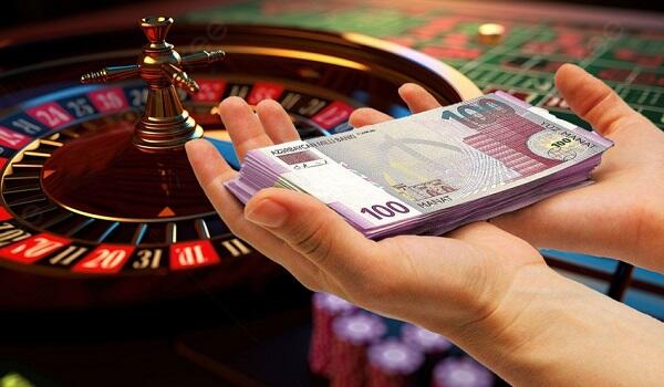 Kazino oyunlarına qarşı əməliyyat: 4 nəfər tutuldu – Video