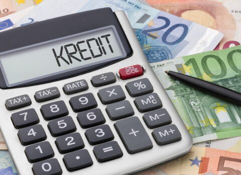 Azərbaycanda iki bank bağlanacaq: Krediti OLANLARIN NƏZƏRİNƏ!