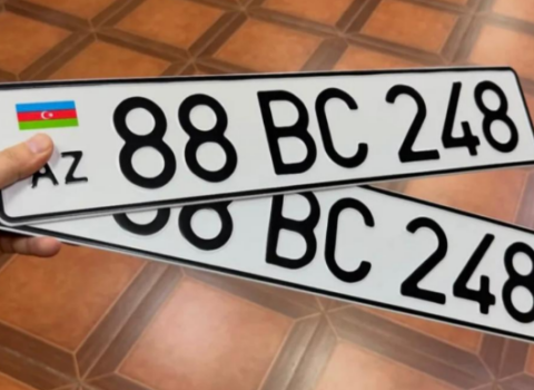 Azərbaycanda yeni nömrə nişanlarının verilməsinə başlanıldı – VİDEO