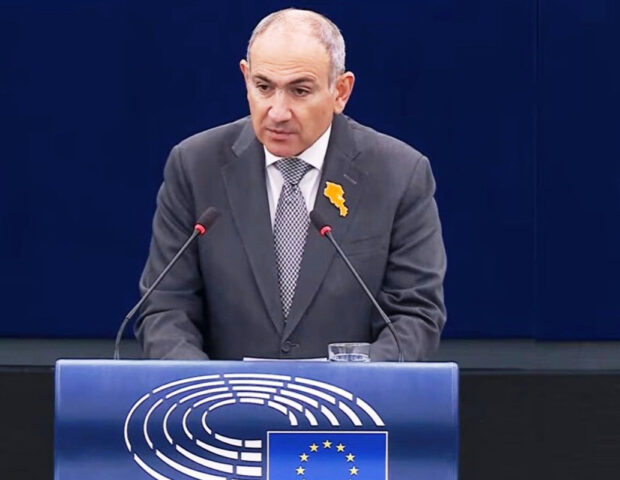 “Sinəmdəki xəritə Azərbaycanla sülhün simvoludur” – Paşinyan