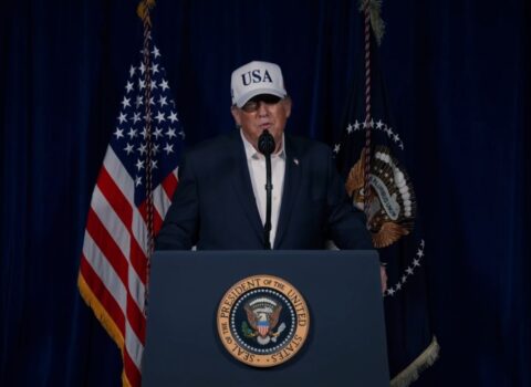 “İranın raket imkanlarını məhv edirik” – Tramp