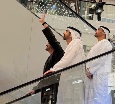 BƏƏ Prezidenti və müdafiə naziri vurulan “Dubai Mall”u ziyarət etdi