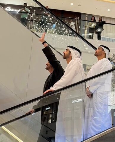 BƏƏ Prezidenti və müdafiə naziri vurulan “Dubai Mall”u ziyarət etdi