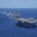 İran ABŞ aviadaşıyıcısına hücum etdi