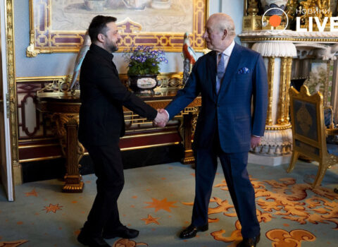 Zelenski Londondadır – Kralla görüşdü