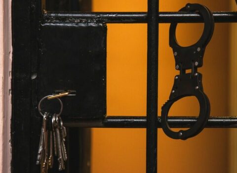 400 min manatı ələ keçirən Rusiya vətəndaşı Bakıda həbs edildi