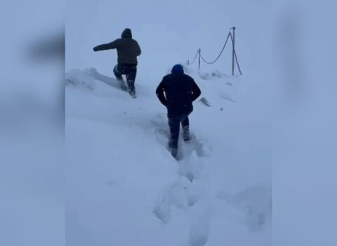 Laçına dizə qədər qar yağdı – Video