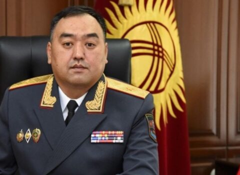 DİN rəhbəri siqaret çəkdiyinə görə cərimələndi – Qazaxıstanda