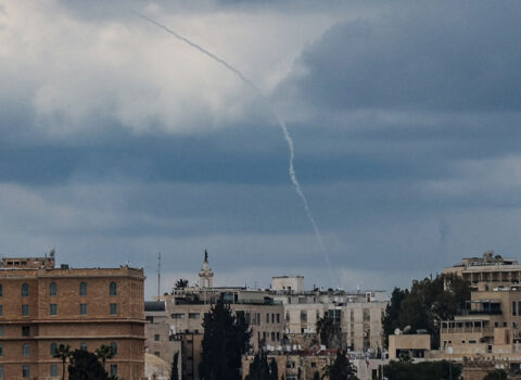 İran cavab zərbələrində yeni nəsil raketlərdən istifadə edib