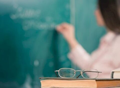 Hansı müəllimlərə maaşdan əlavə pul mükafatı veriləcəyi açıqlandı – SİYAHI