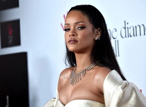 Rihannanın malikanəsi atəşə tutuldu