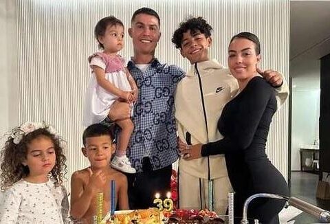 Ronaldo ailəsi ilə birgə Səudiyyədən təcili getdi
