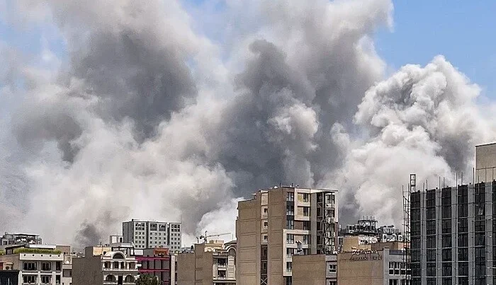 İsrail Tehranda hökumət binalarına zərbələr endirir – Video