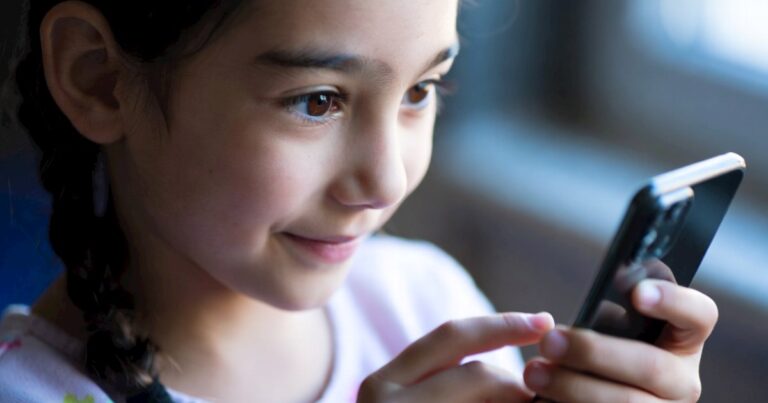 Türkiyədə uşaqlara sosial media qadağan edildi