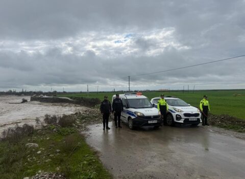 Bu yolu sel apardı – FOTO