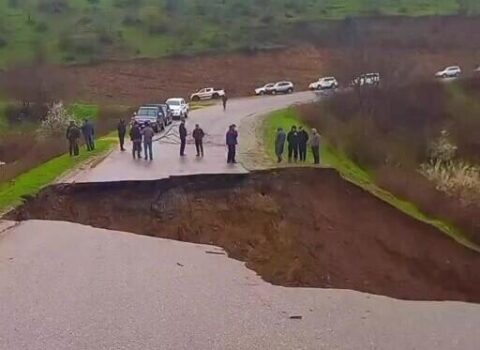 Qusarda yol ikiyə bölündü – VİDEO