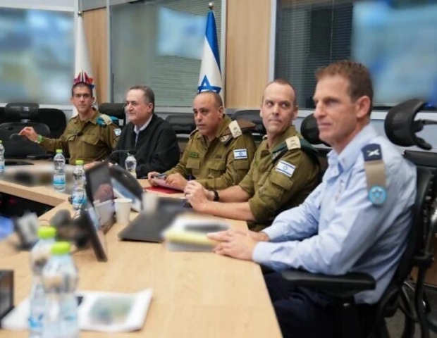 Müdafiə naziri: Hizbullah atəşkəs üçün yalvarır