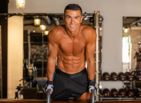 Ronaldonun 41 yaşındakı fitliyinin “ağ” sirri: Aşpazı illərdir gizli qalan detalı açdı – FOTO