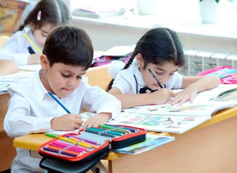 DİQQƏT: İbtidai siniflərdə dərslər bu saatda başlaya bilər