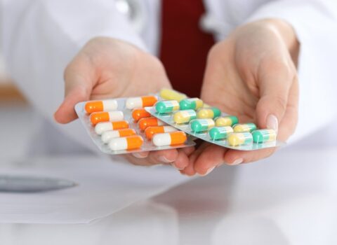 Əhalinin NƏZƏRİNƏ: Antibiotiklər pulsuz veriləcək? – Həkimdən AÇIQLAMA