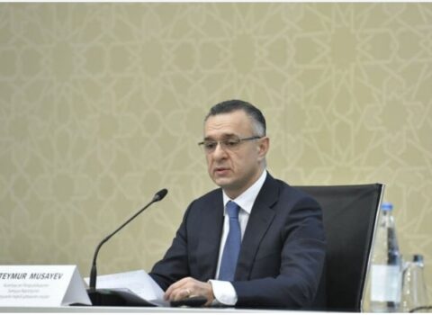 Nazir bu institutun xanım direktorunu vəzifəsindən azad etdi