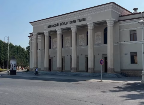 Aynur Eldənizə vəzifə verildi