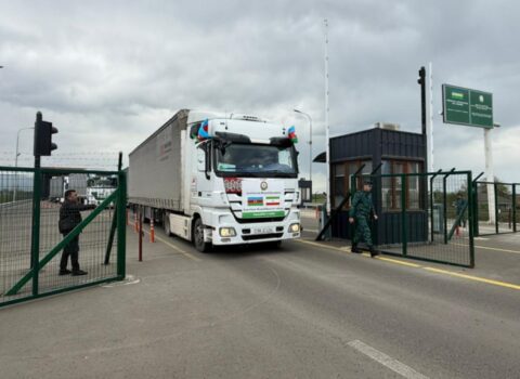 Azərbaycanın yardım TIR-ları İrana keçdi