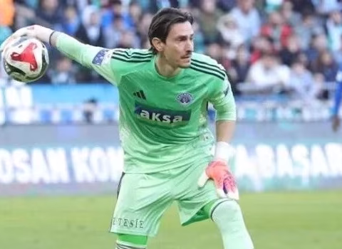 Türkiyə futbolunda qapıçıdan möhtəşəm qol – Video