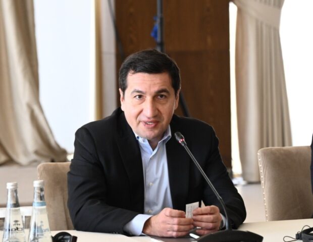 Hikmət Hacıyev Ermənistan nümayəndələri ilə görüşdü – FOTOLAR