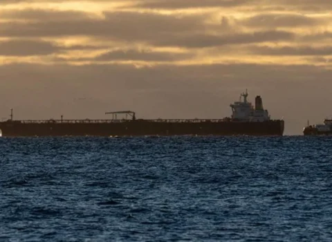 İsveç Rusiyadan yola düşmüş gəmini saxladı