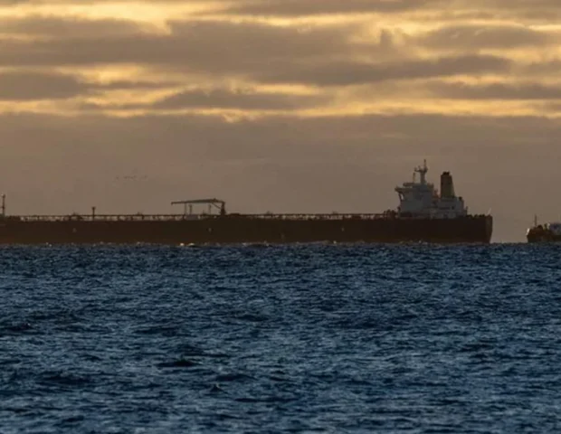 İsveç Rusiyadan yola düşmüş gəmini saxladı