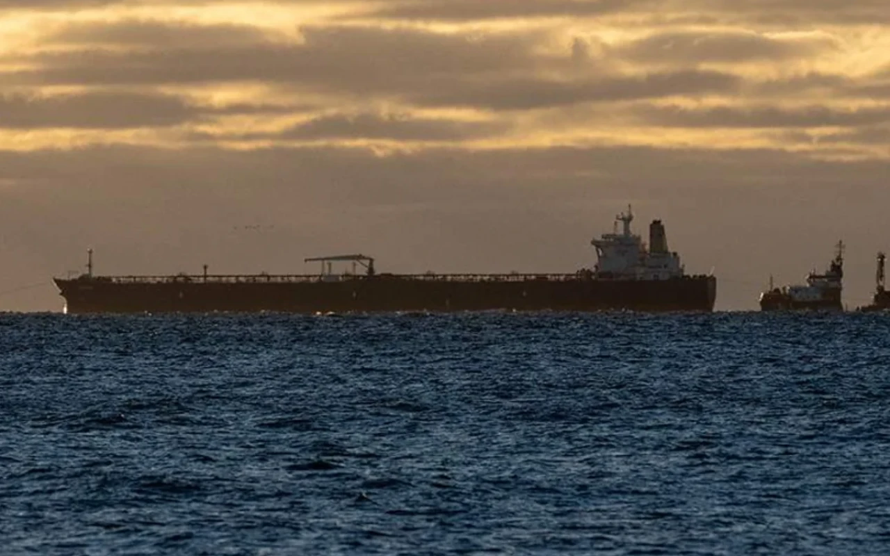 İsveç Rusiyadan yola düşmüş gəmini saxladı