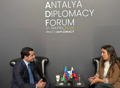 Hikmət Hacıyev Andrea Corao Faria ilə görüşdü