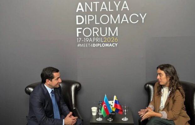 Hikmət Hacıyev Andrea Corao Faria ilə görüşdü